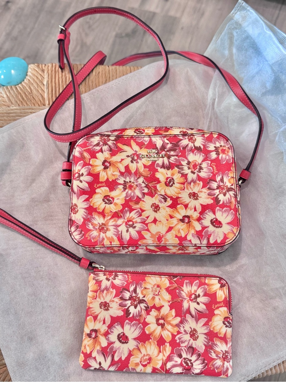 Coach Daisy Print Pink Floral camera bag and matching wristlet for live - Picture 1 of 6